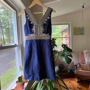 Lily Pulitzer Aveline Shift size 2 in True Navy